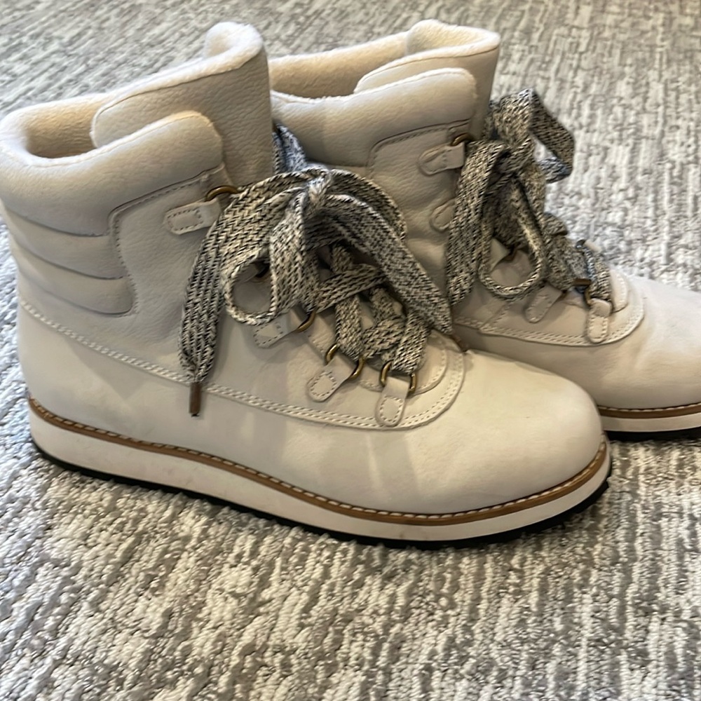 Splendid women’s winter boots, size 7